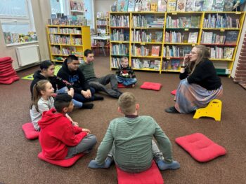 XII. třída v knihovně !