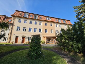 VII. a VIII. třída na návštěvě v domově pro seniory